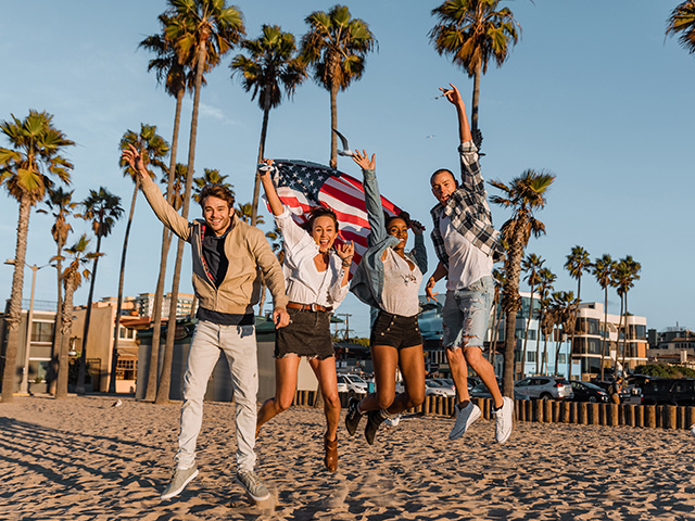 usa-beach-jumping-students